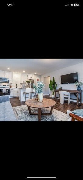 Building Photo - 130 S Estes Dr