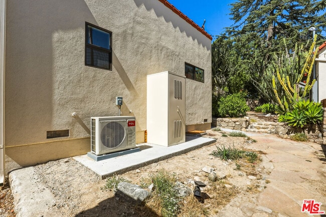 Building Photo - 2912 Frances Ave