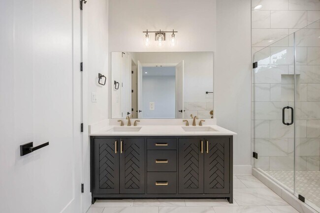 Primary Photo - 6119 Campo Vista Dr