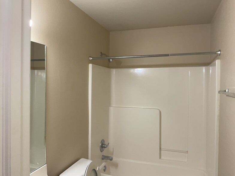 Building Photo - 9830 East 119th Pl S