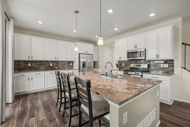 Building Photo - Beautiful spacious four bedroom house!