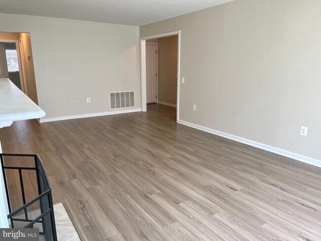 Building Photo - 1122 Huntmaster Terrace NE