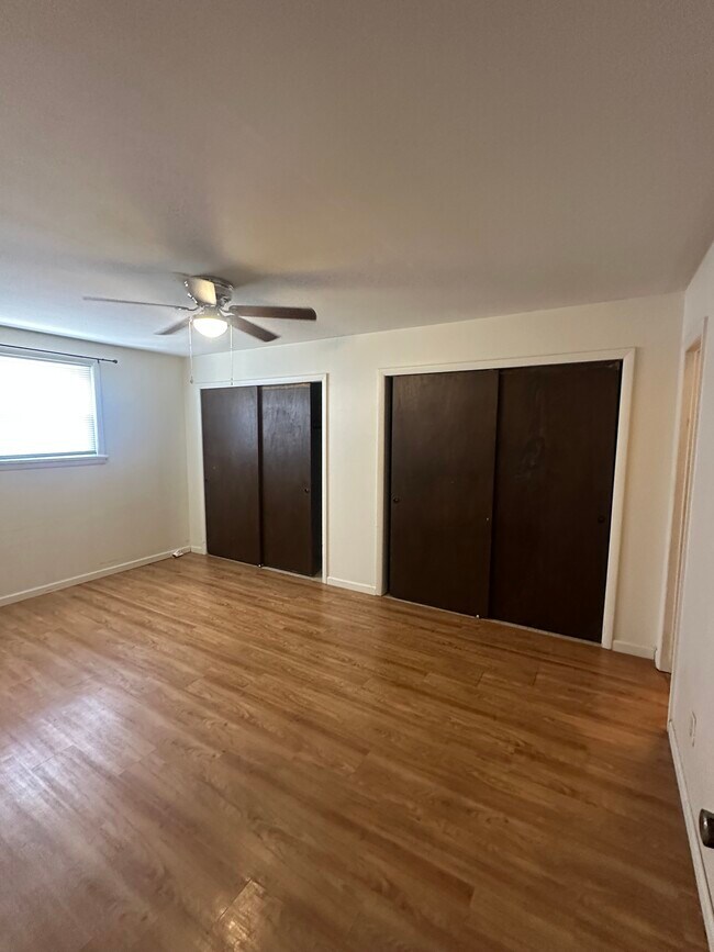 Full-size bedroom with lots of closet space. (Two closets!) - 327 M St