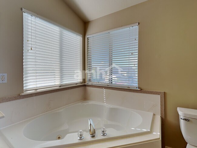 Building Photo - 4049 W Cimarron