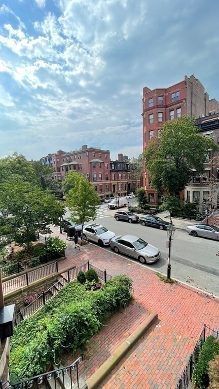 Building Photo - 190 Marlborough St