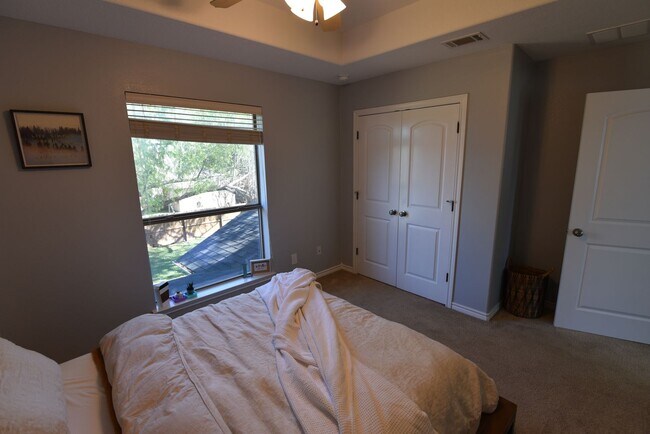 Building Photo - Great 4 Bedroom 2.5 Bathroom, In Bridle Ga...