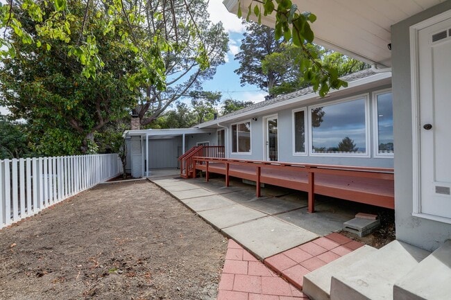 Building Photo - 3 Bed / 3 Bath + Bonus room pet friendly Millbrae home with pool on a 1/2 acre lot. YouTube tour!!