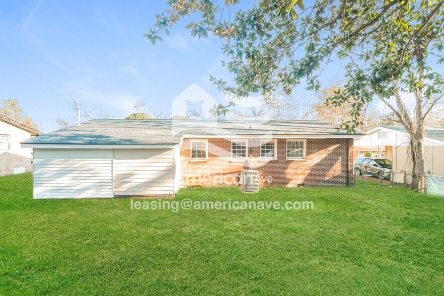 Building Photo - 4964 Gardiner Dr