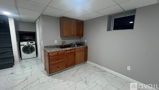 Building Photo - 42 De Soto St