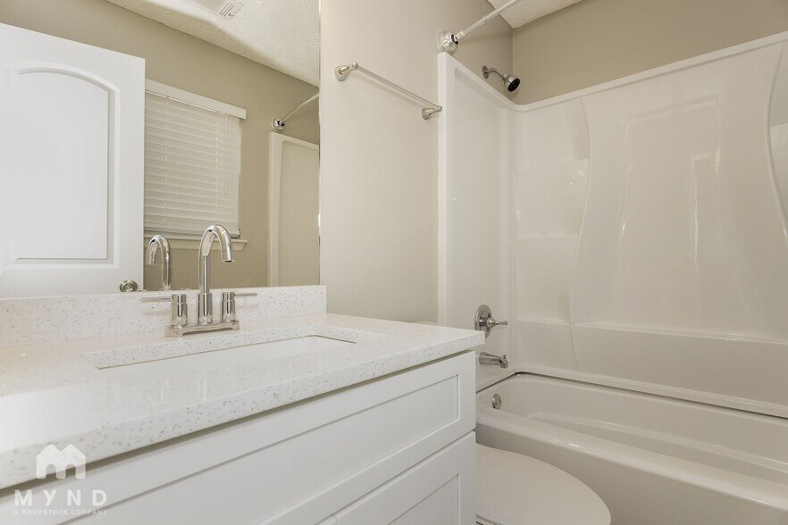 Building Photo - 10314 Wisteria Ln