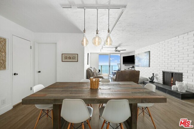 Building Photo - 22548 CA-1