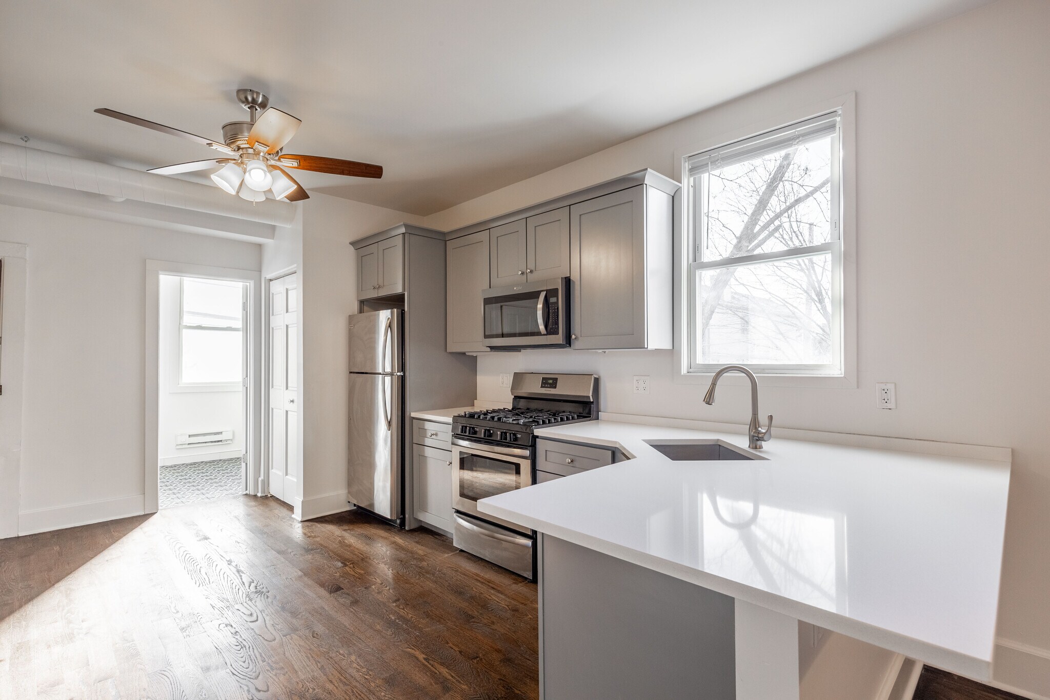 Building Photo - 3135 N Oakley Ave