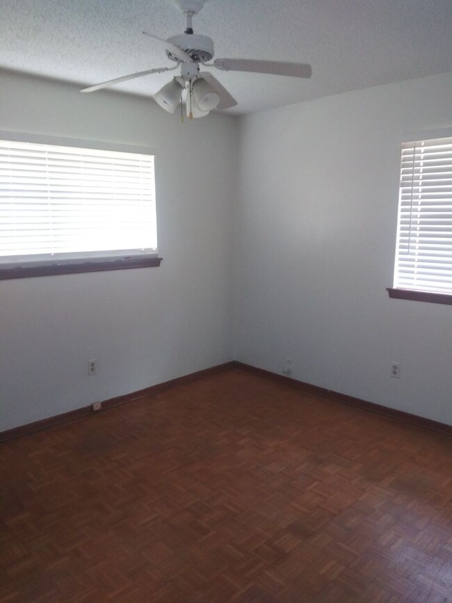 Building Photo - 4720 Spiva Dr