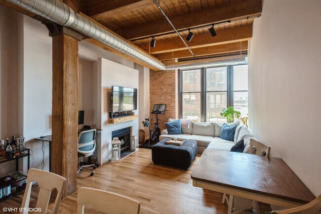 Building Photo - 728 W Jackson Blvd