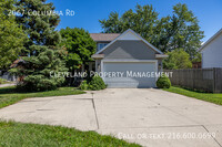 Building Photo - Spacious and Updated Colonial