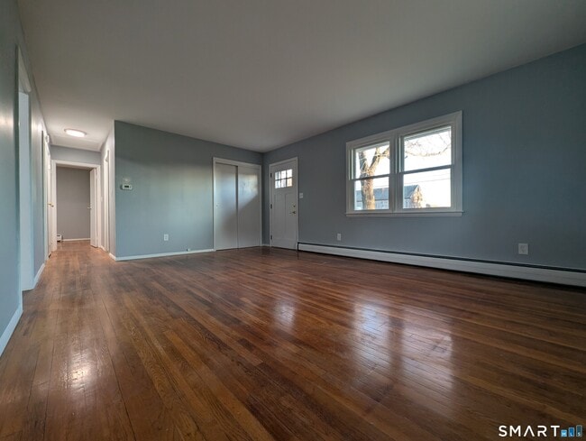 Building Photo - 189 Melrose Rd