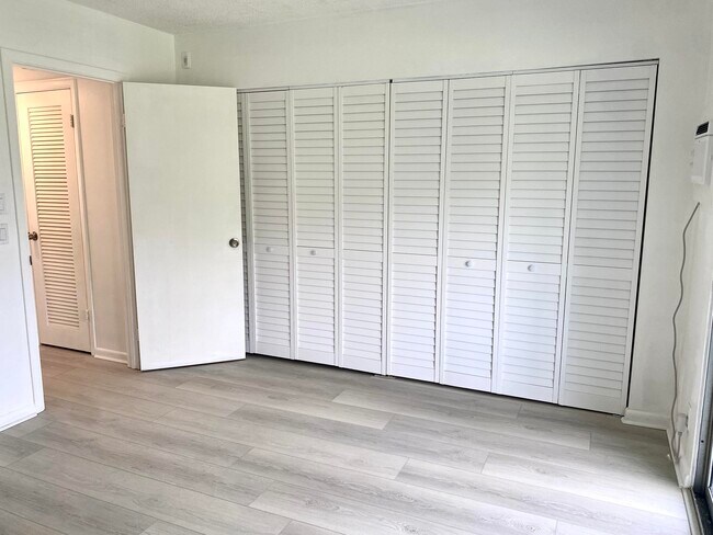 Building Photo - 98 Tilford Pl