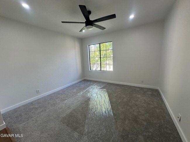 Building Photo - 2554 Olive Dr