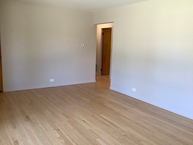 Building Photo - 4920 Cypress Dr