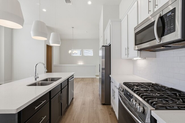 Building Photo - 2948 Alice St