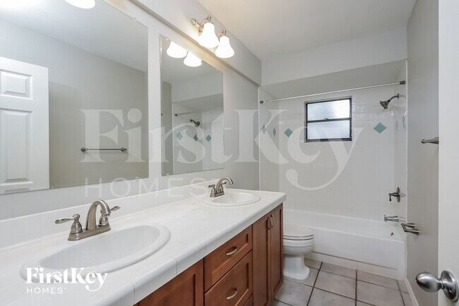 Building Photo - 6710 22nd Ave W