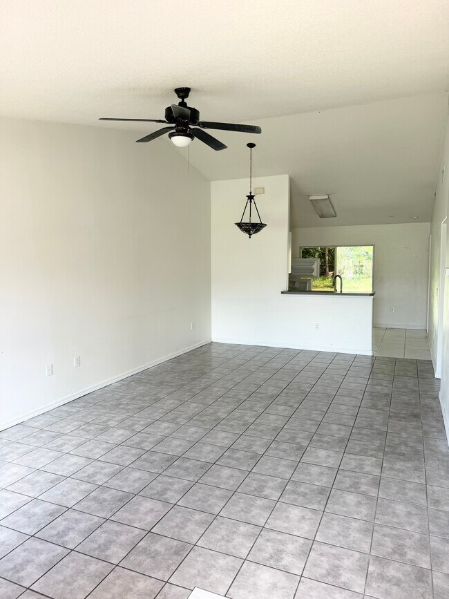 Building Photo - 33 Flemingwood Ln