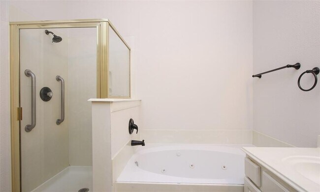 Building Photo - 130 N Magnolia Pond Pl
