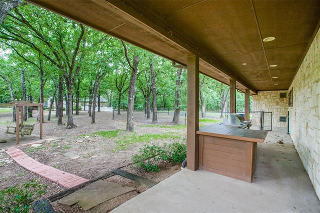 Building Photo - 218 River Oaks