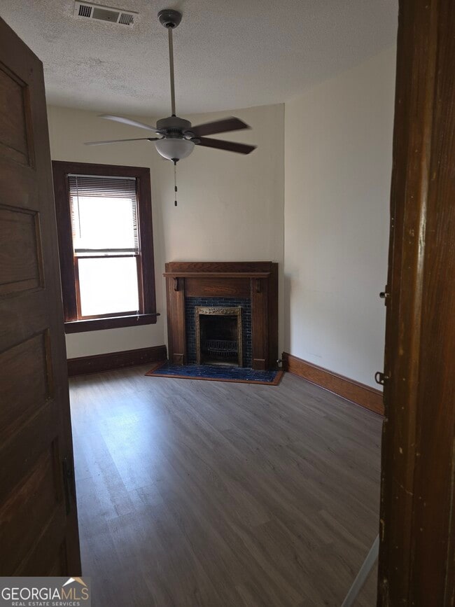 Building Photo - 293 Orange St
