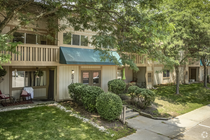 Building Photo - Maple Park Terraces