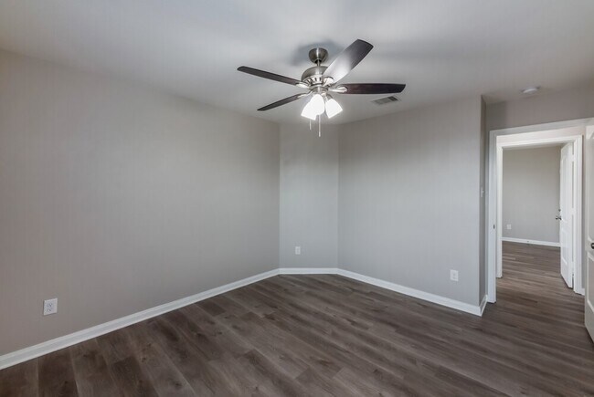 Building Photo - 6515 Gardners Brook