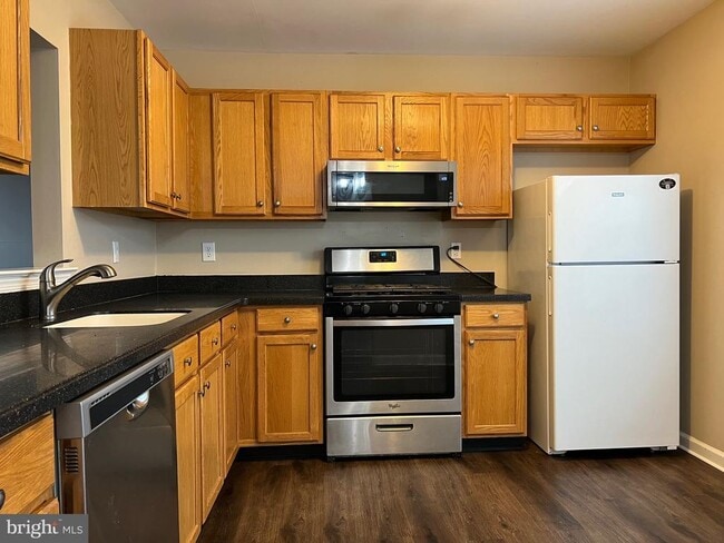 Building Photo - 174 Birch Hollow Dr