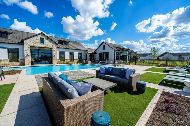 Building Photo - 18114 Greenhill Song Trl