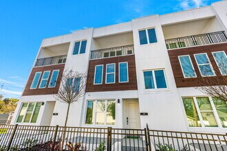 Building Photo - Luxurious 3 Bedroom Condo with Spacious La...
