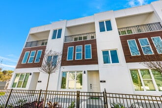 Building Photo - 3 Bedroom Townhouse in Tampa Heights