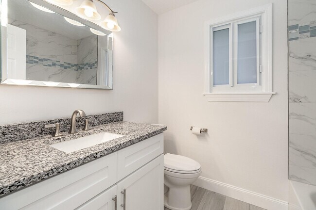 Building Photo - 180 Waters Edge Ln