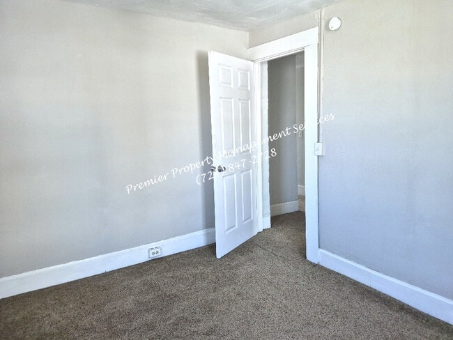 Building Photo - 407 Morton Ave