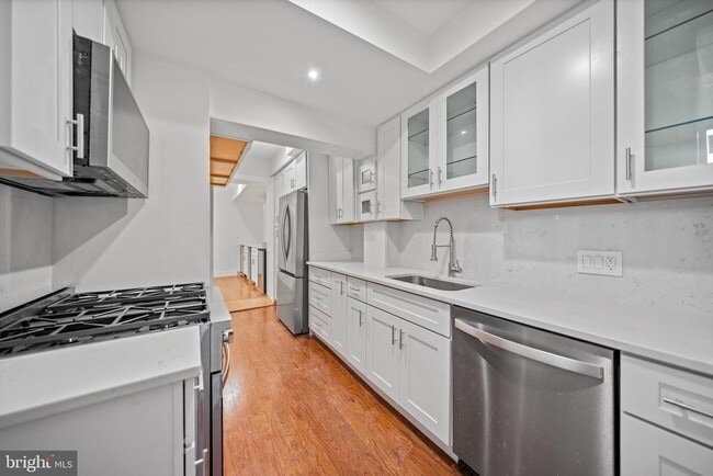 Building Photo - 1312 19th St NW