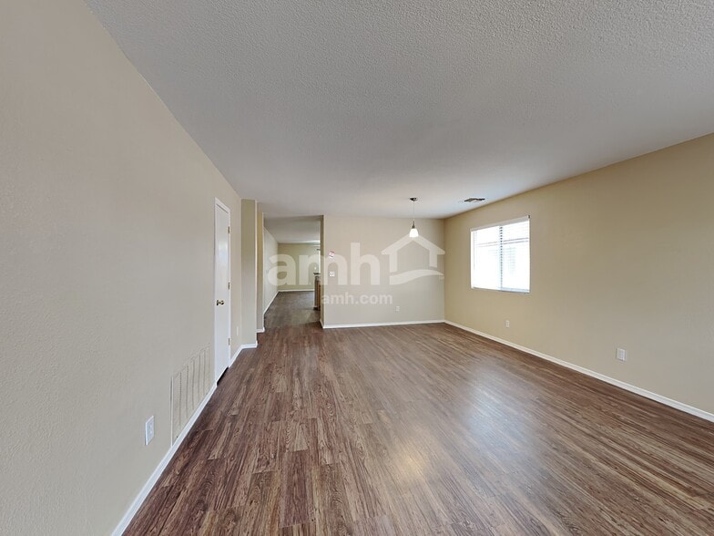 Building Photo - 7033 E Mitchell Flyer Rd