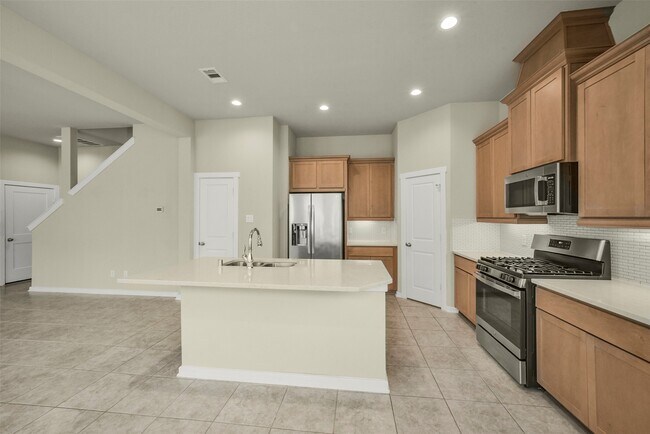 Building Photo - 323 N Spotted Fern Dr