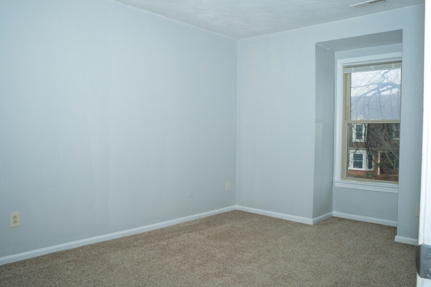 Building Photo - 1026 Tottenham Ln