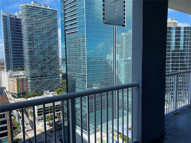 Building Photo - 170 SE 14th St