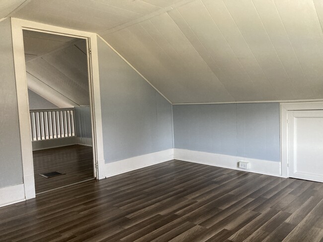 Upstairs bedroom and/or study - 449 Brush Mountain Rd