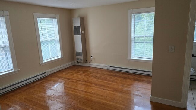 Building Photo - 1252 Main St