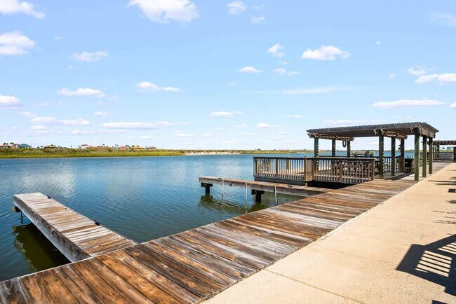 Building Photo - 15209 Leeward Dr