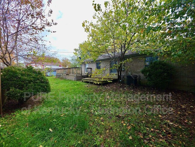 Building Photo - 305 Williamsburg Dr