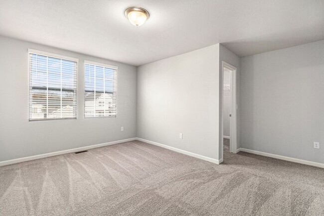 Building Photo - 109 Iris Ct