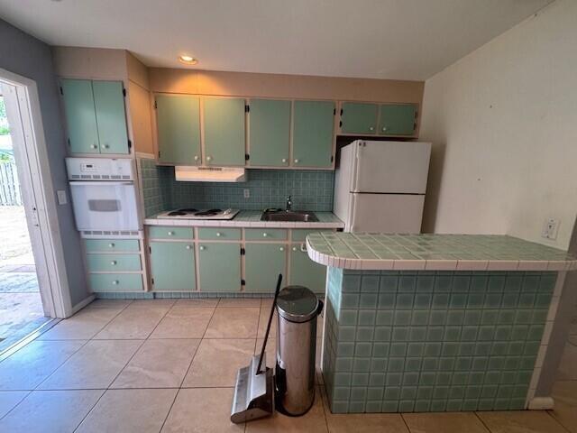 Building Photo - 13793 Oleander Ave