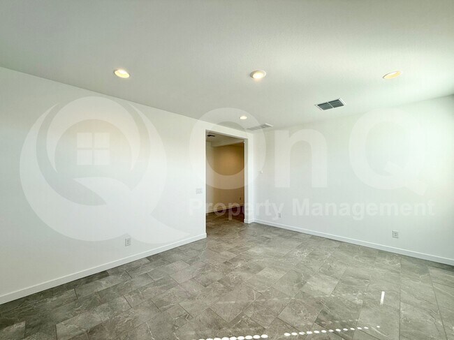 Building Photo - 9543 W Avalon Dr