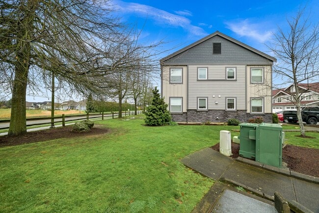 Building Photo - Beautiful Condo in Lynden